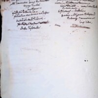 Pages de notes en vrac et morceaux de papier avec notes, Abonnement au journal des débats