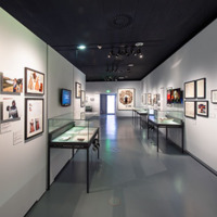 [Couloir de l'exposition Dossier Scriptes (Galerie des donateurs) - Photographie Stéphane Dabrowski]