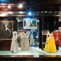 [Vitrine consacrée aux films historiques exposition Passion Cinéma - Photographie Stéphane Dabrowski]