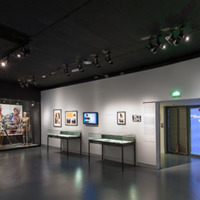 [Vitrine murale de l'exposition Dossier Scriptes (Galerie des donateurs) - Photographie Stéphane Dabrowski]