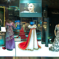 [Vitrine consacrée aux stars féminines exposition Passion Cinéma - Photographie Stéphane Dabrowski]