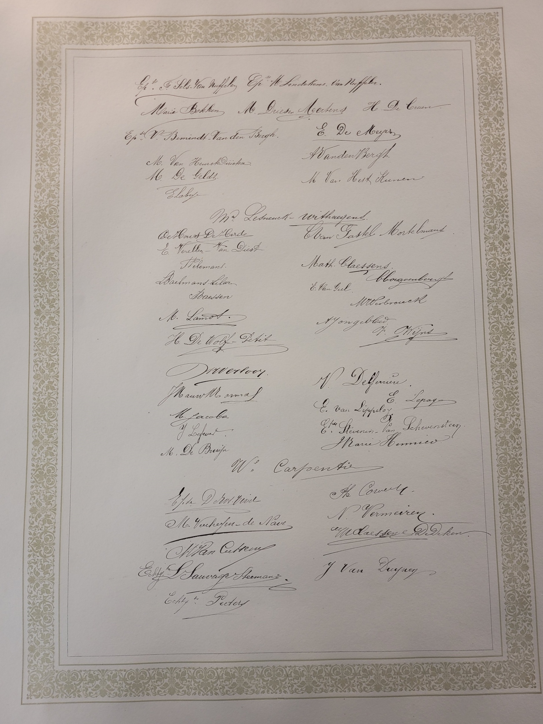 Signatures du Personnel enseignant et des étudiants - 12 Signatures du Personnel enseignant et des étudiants - 12