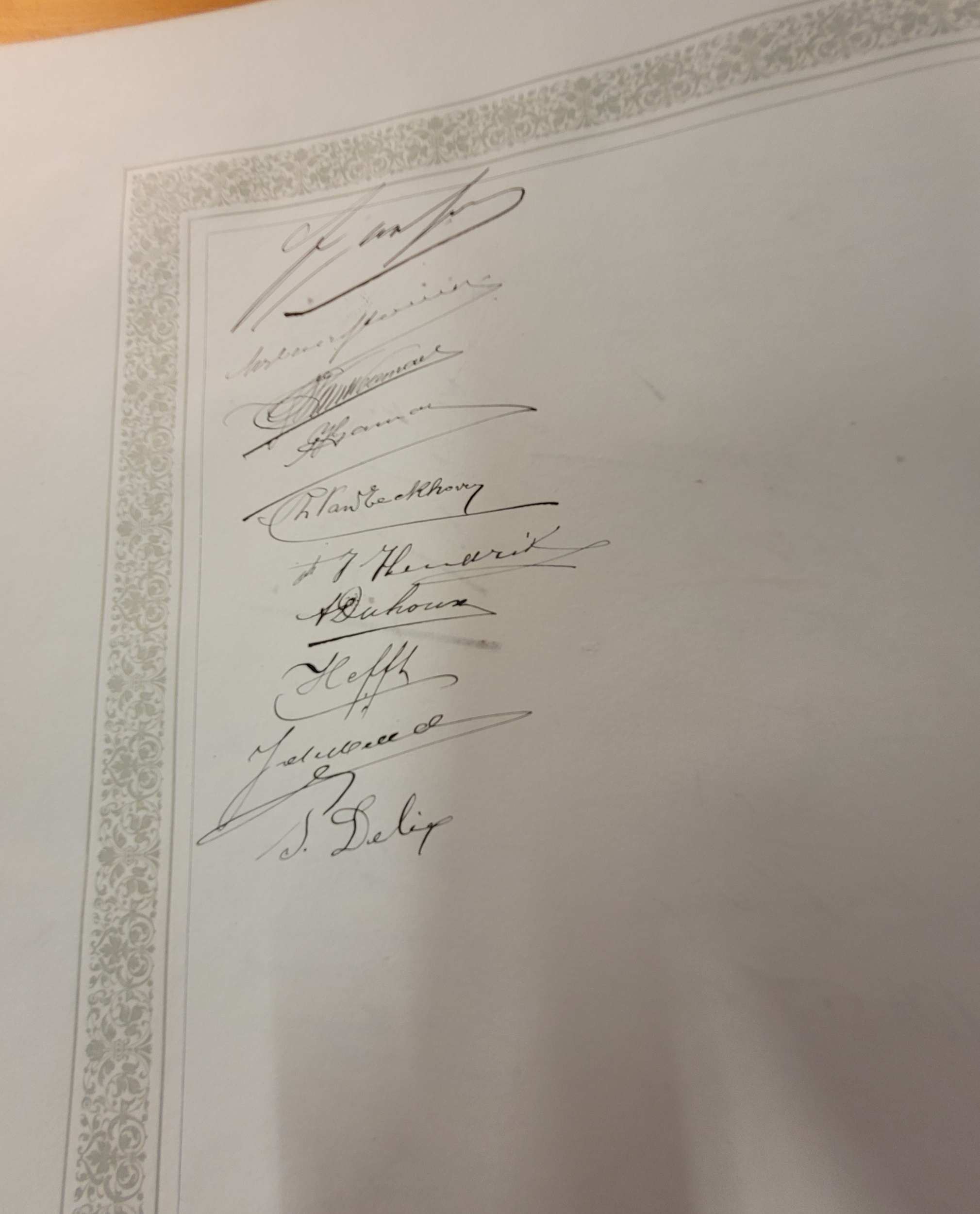 Signatures des membres de la Bourse - 10 Signatures des membres de la Bourse - 10