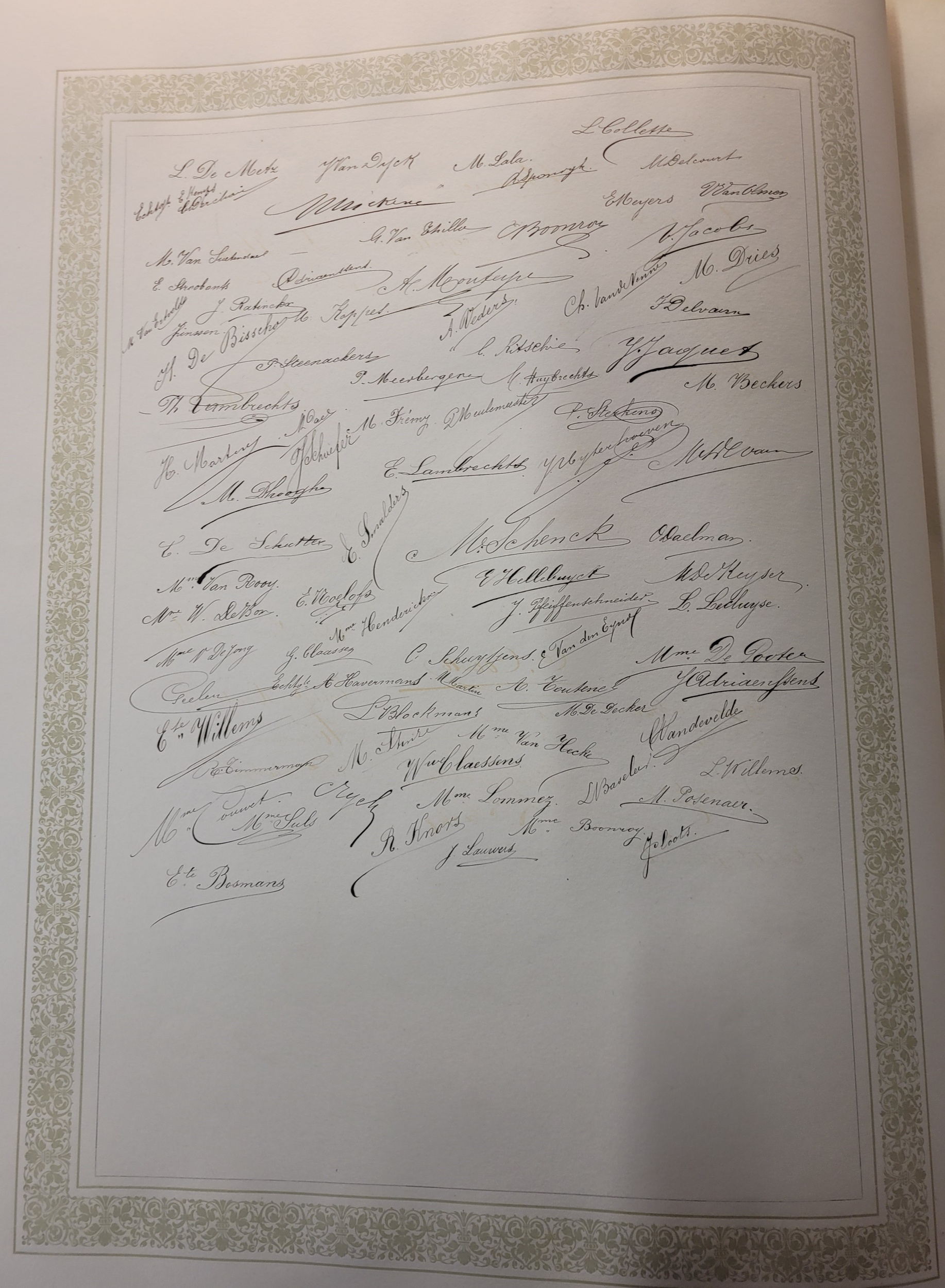 Signatures du Personnel enseignant et des étudiants - 8 Signatures du Personnel enseignant et des étudiants - 8