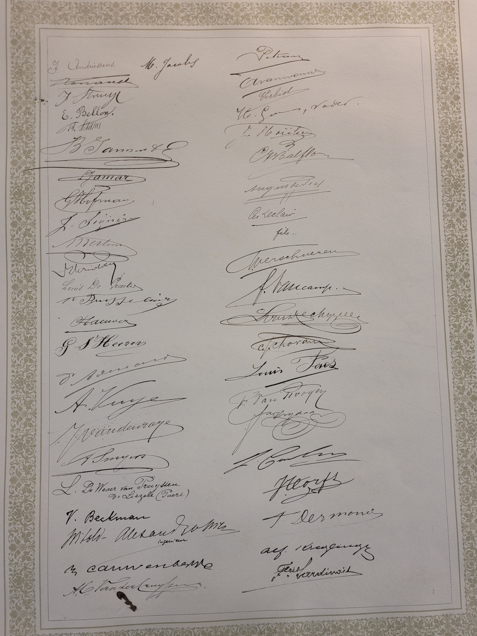 Signatures diverses - 13 Signatures diverses - 13