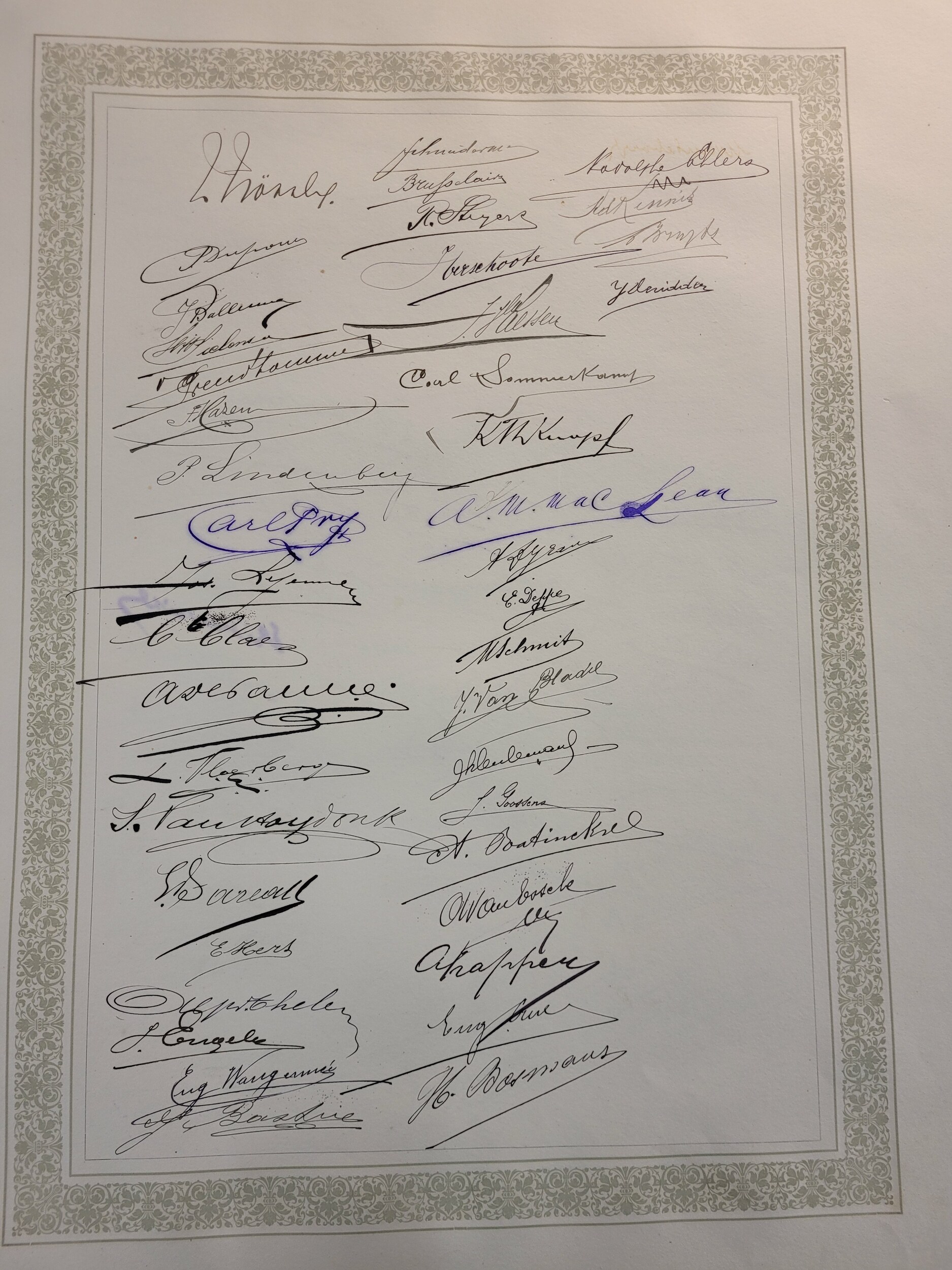 Signatures diverses - 3 Signatures diverses - 3