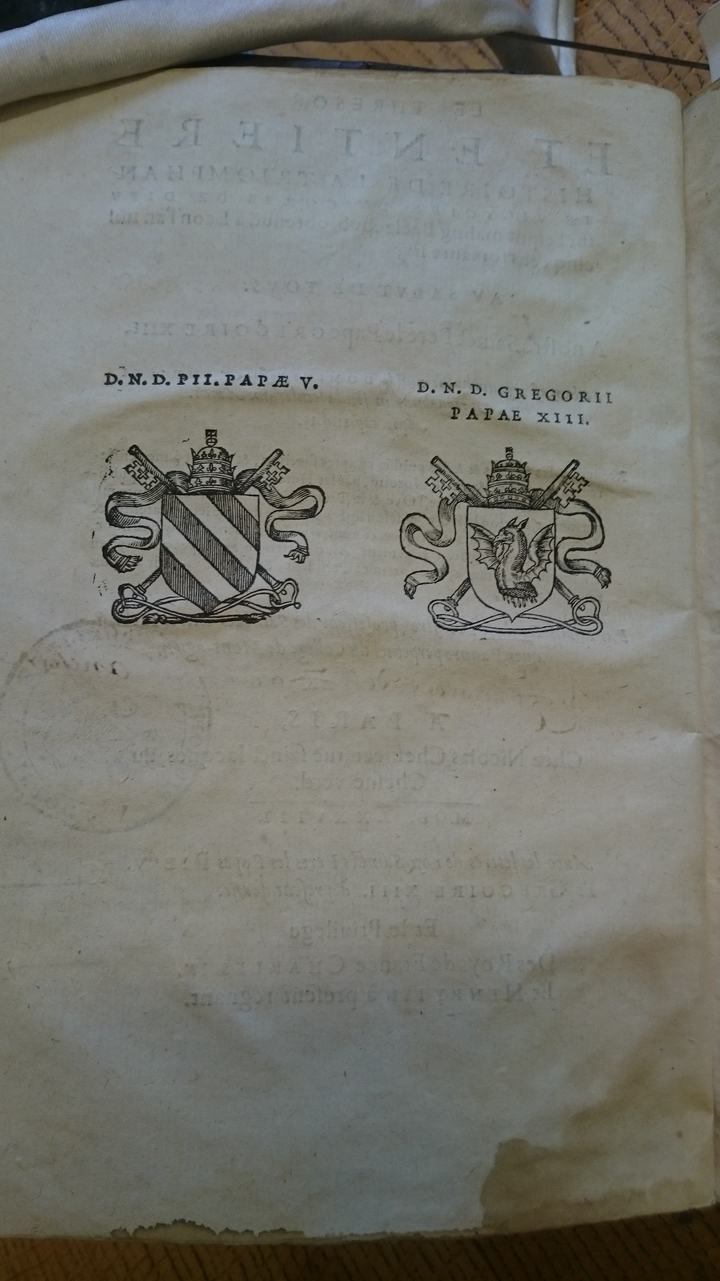 1578 - Nicolas Chesneau - Trésor et entière histoire de la triomphante victoire du corps de Dieu sur l’esprit malin - Douai Quincy