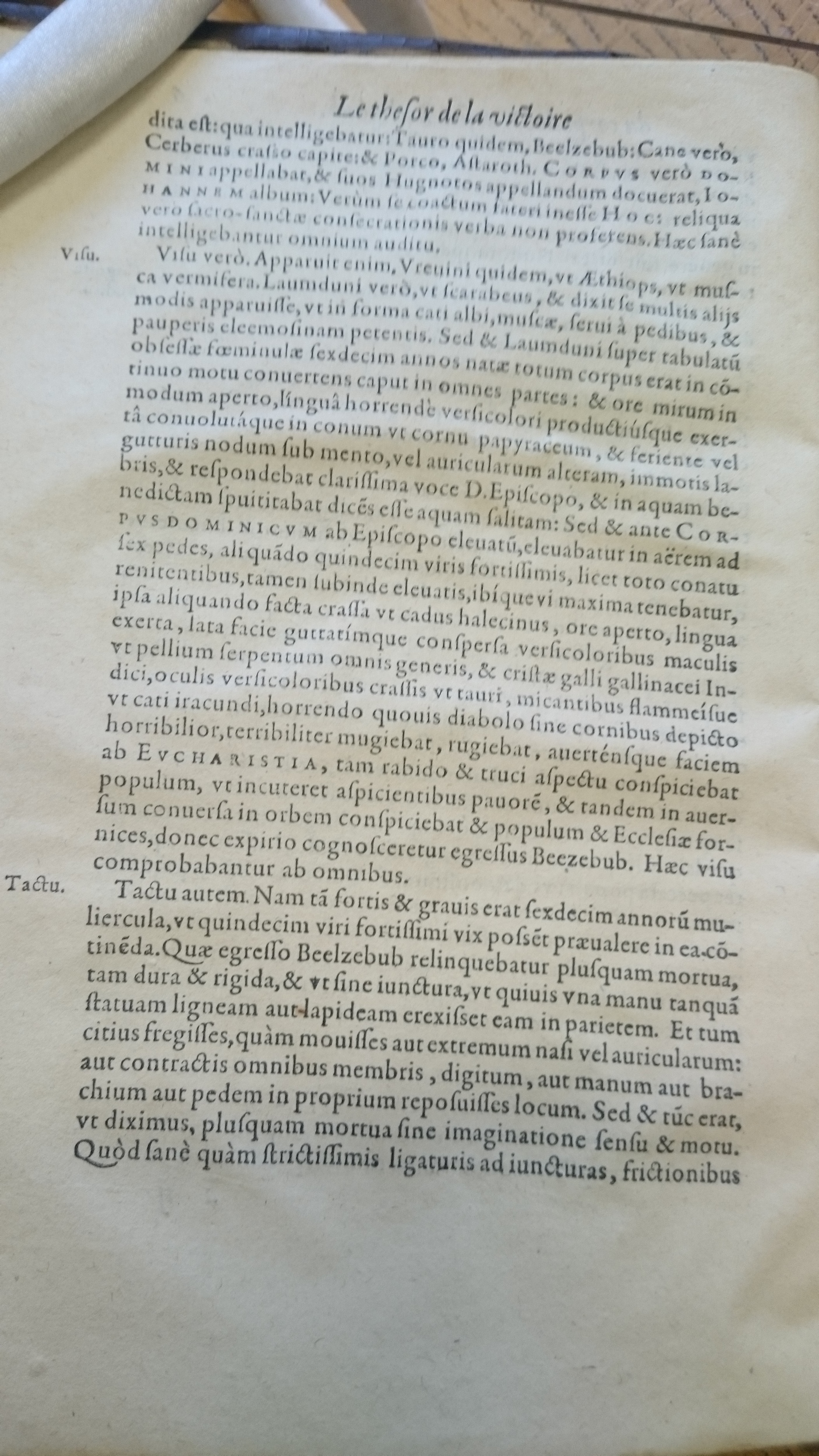 1578 - Nicolas Chesneau - Trésor et entière histoire de la triomphante victoire du corps de Dieu sur l’esprit malin - Douai Quincy