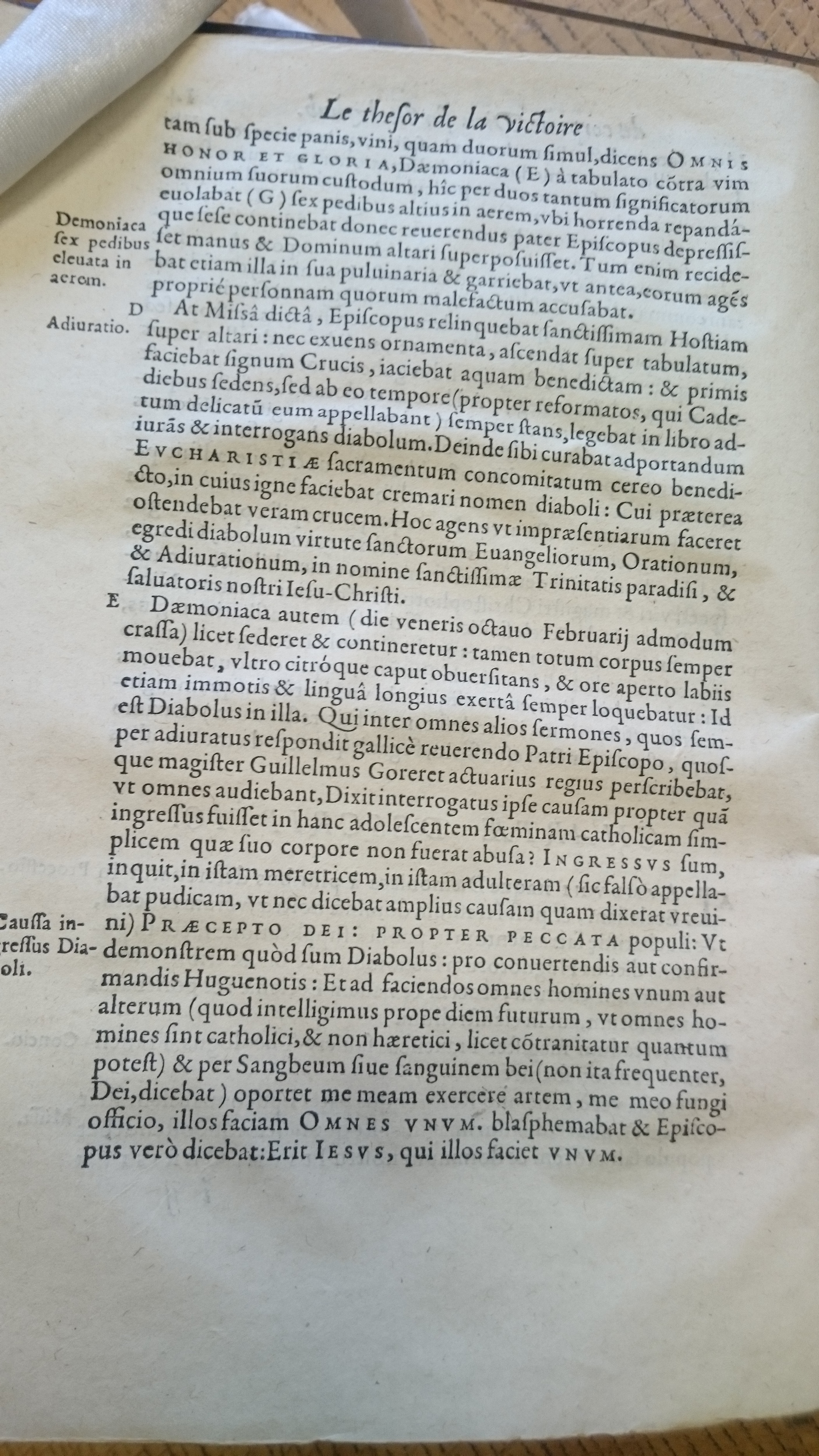 1578 - Nicolas Chesneau - Trésor et entière histoire de la triomphante victoire du corps de Dieu sur l’esprit malin - Douai Quincy