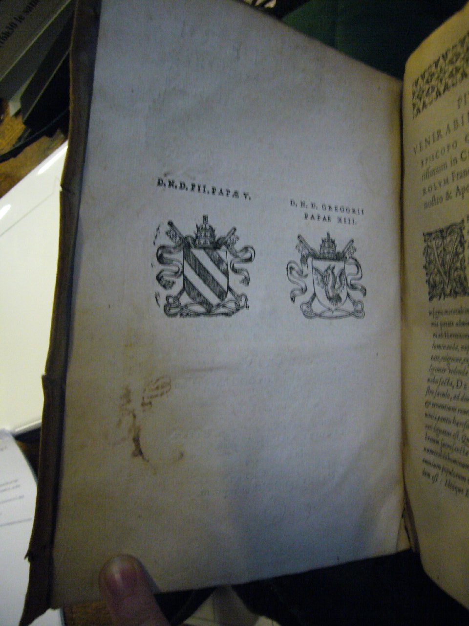 1578 - Nicolas Chesneau - Trésor et entière histoire de la triomphante victoire du corps de Dieu sur l’esprit malin - BnF Arsenal