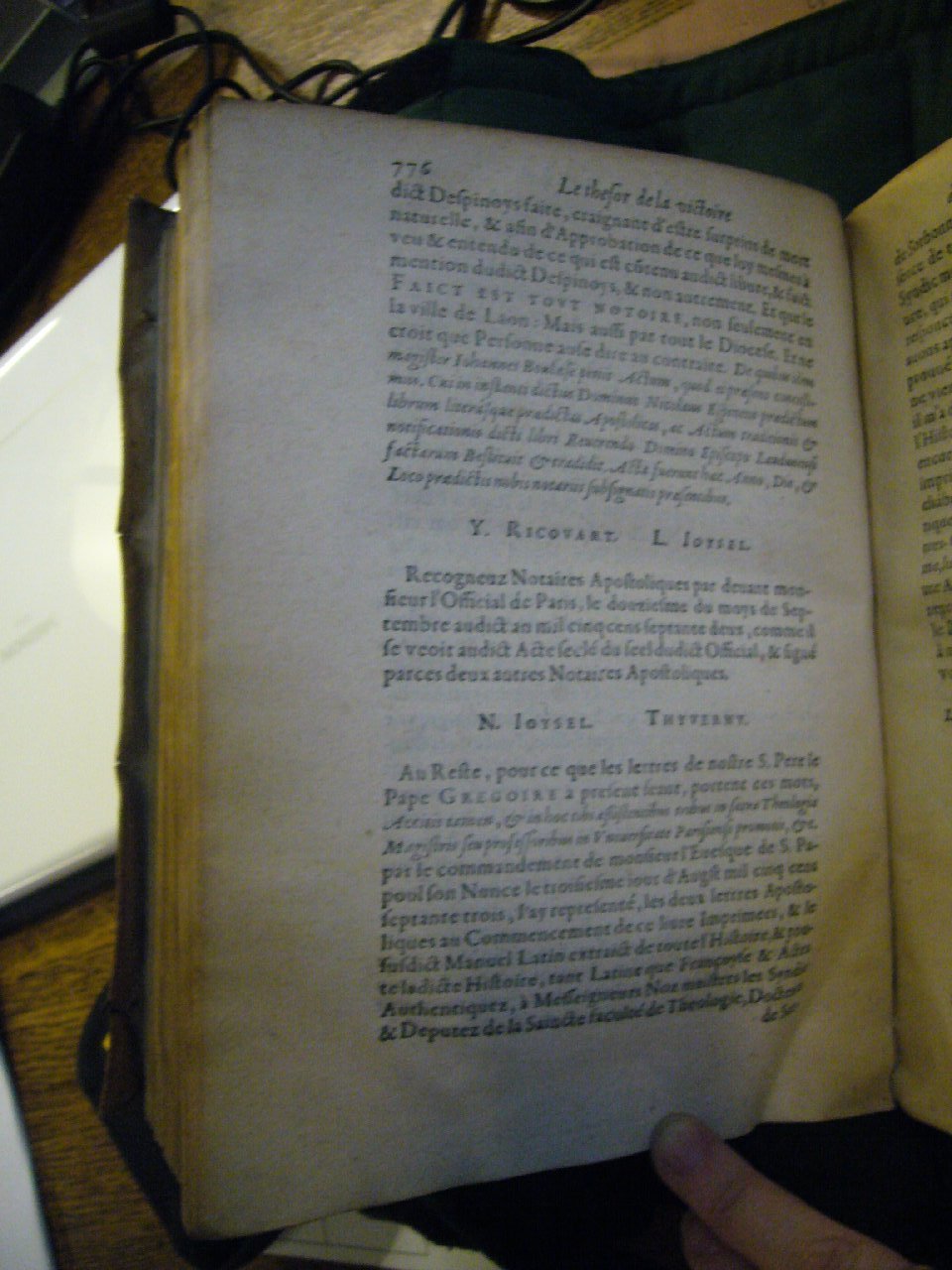 1578 - Nicolas Chesneau - Trésor et entière histoire de la triomphante victoire du corps de Dieu sur l’esprit malin - BnF Arsenal