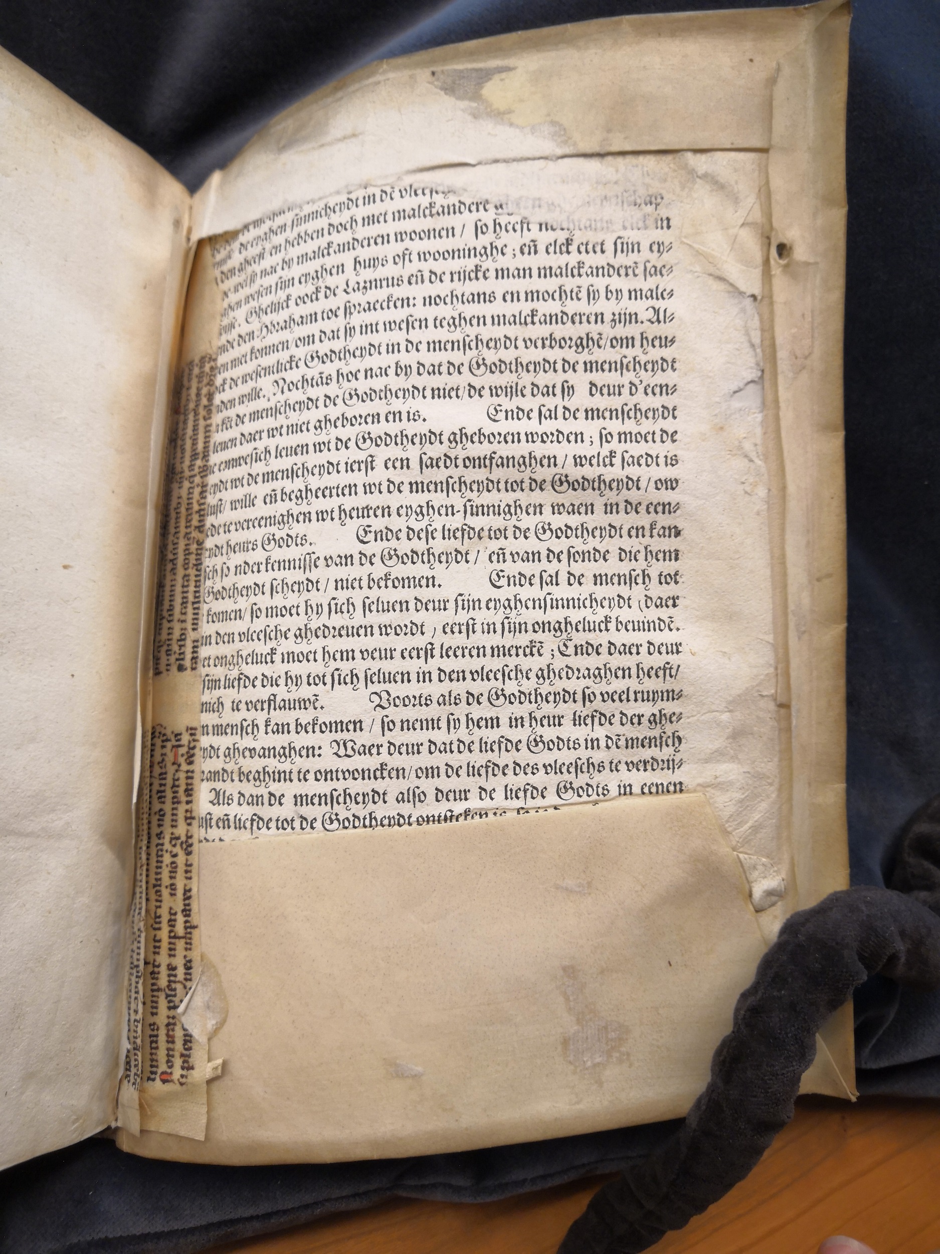 1581c. - Christophe Plantin - Le Livre des témoignages du Trésor caché au champ (Livres 2, 4, 6 et 7) - Anvers Musée Plantin Moretus 1581c. - Christophe Plantin - Le Livre des témoignages du Trésor caché au champ (Livres 2, 4, 6 et 7) - Anvers Musée Plantin Moretus