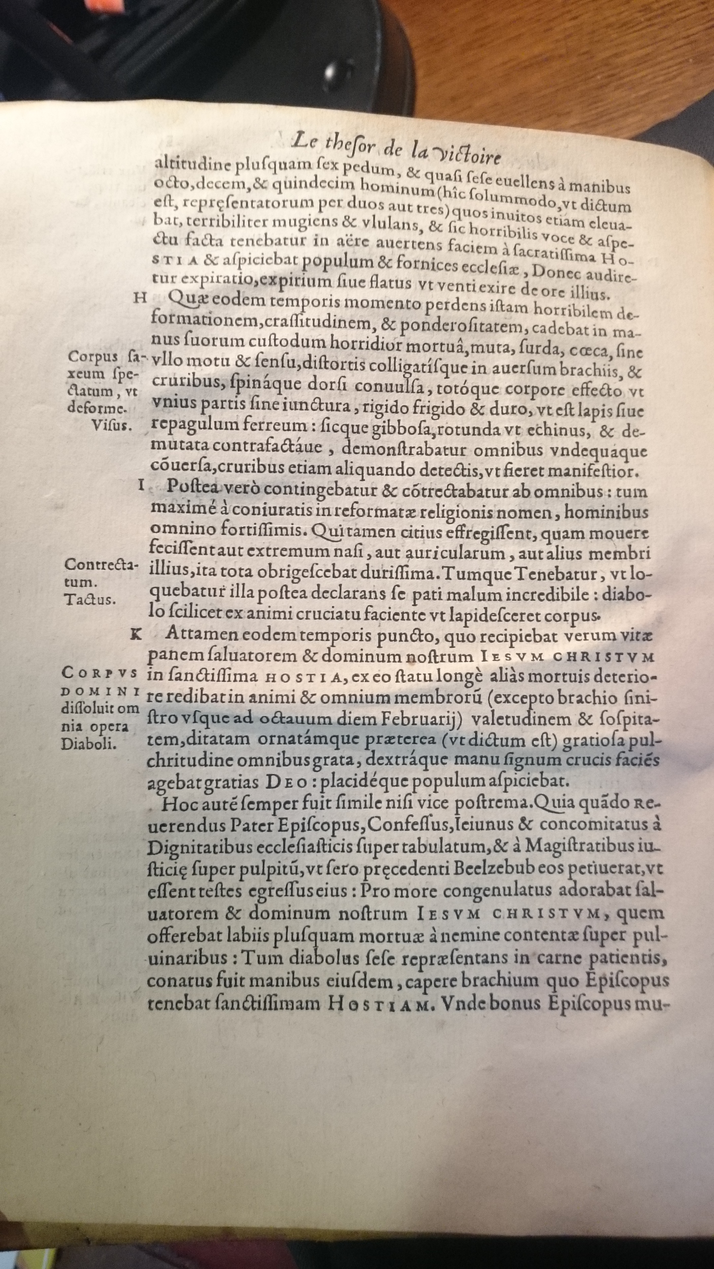 1578 - Nicolas Chesneau - Trésor et entière histoire de la triomphante victoire du corps de Dieu sur l’esprit malin - BM Amiens