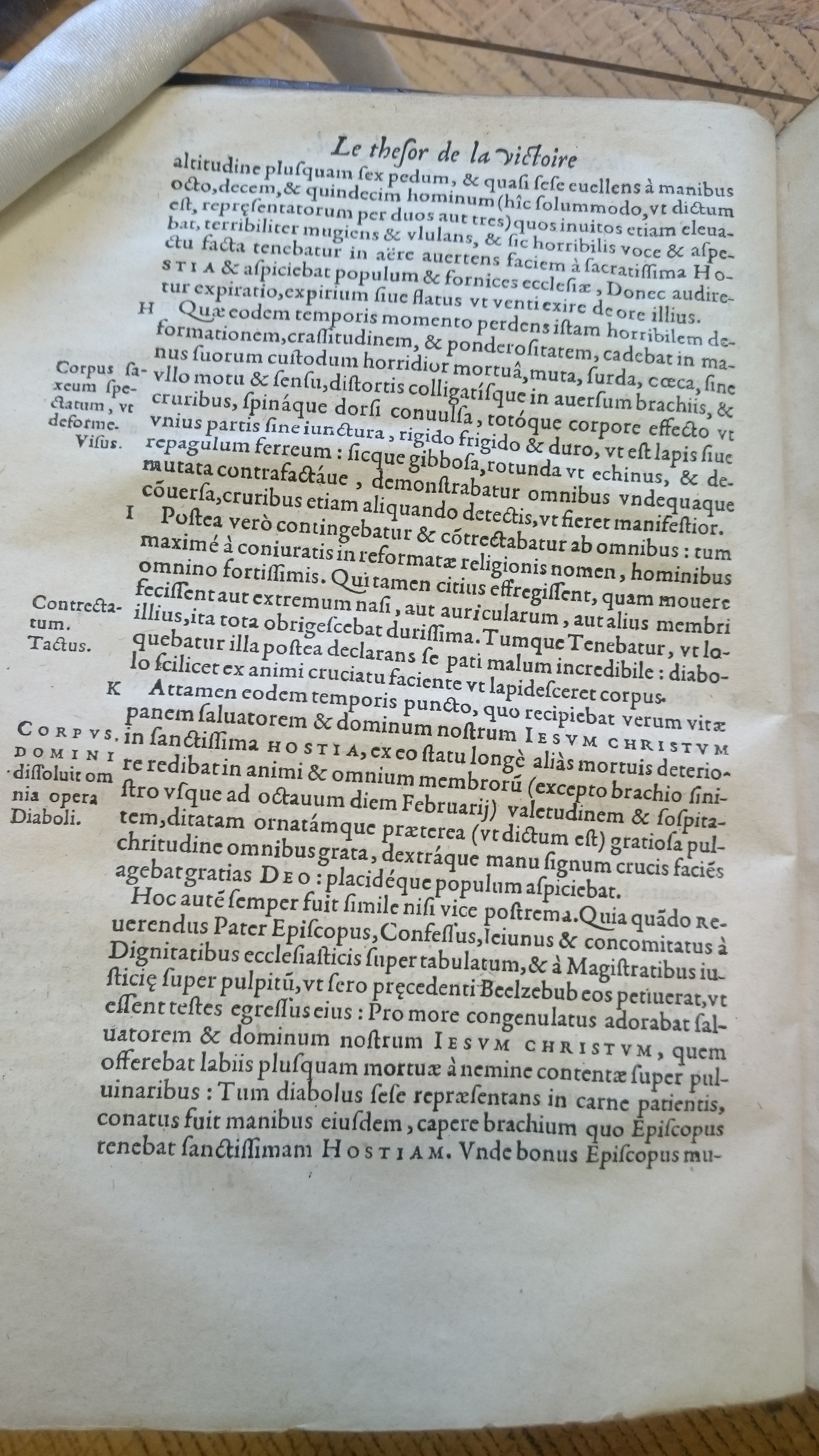 1578 - Nicolas Chesneau - Trésor et entière histoire de la triomphante victoire du corps de Dieu sur l’esprit malin - Douai Quincy