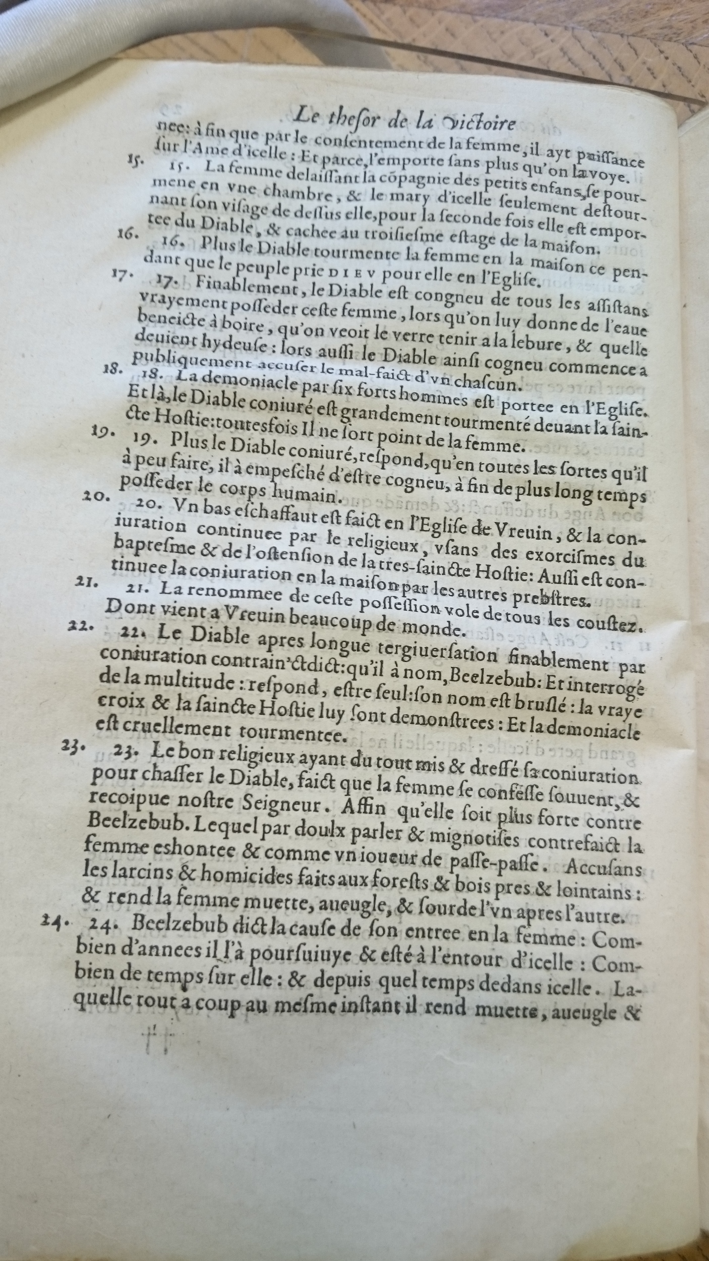1578 - Nicolas Chesneau - Trésor et entière histoire de la triomphante victoire du corps de Dieu sur l’esprit malin - Douai Quincy