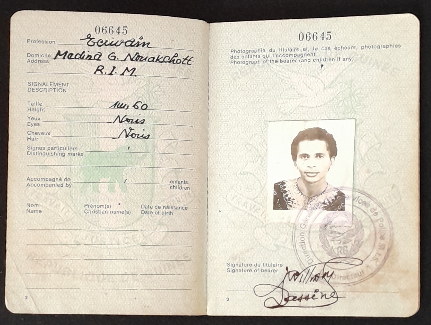 17.9 1978-1986 Passeport5.jpg