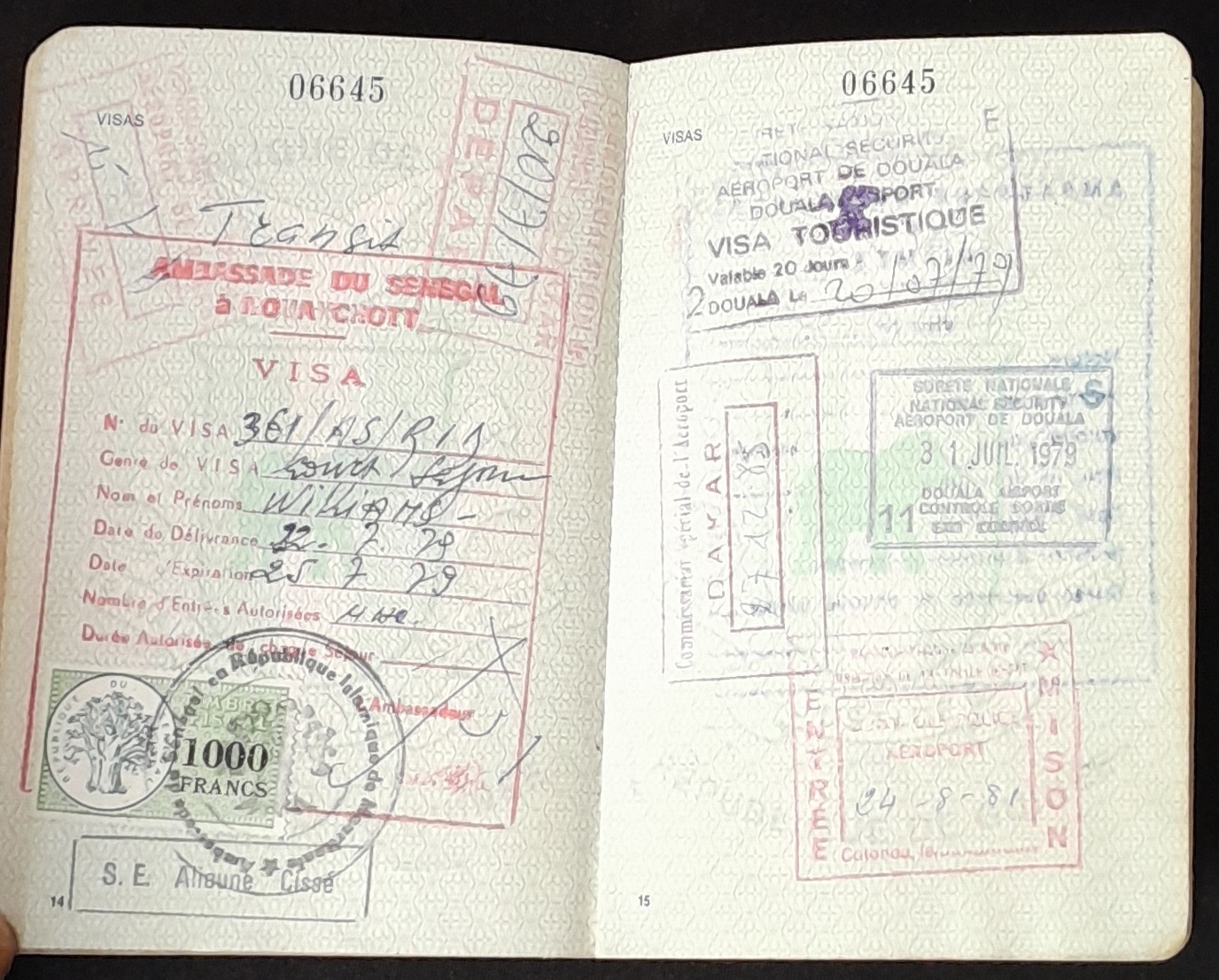 17.9 1978-1986 Passeport11.jpg