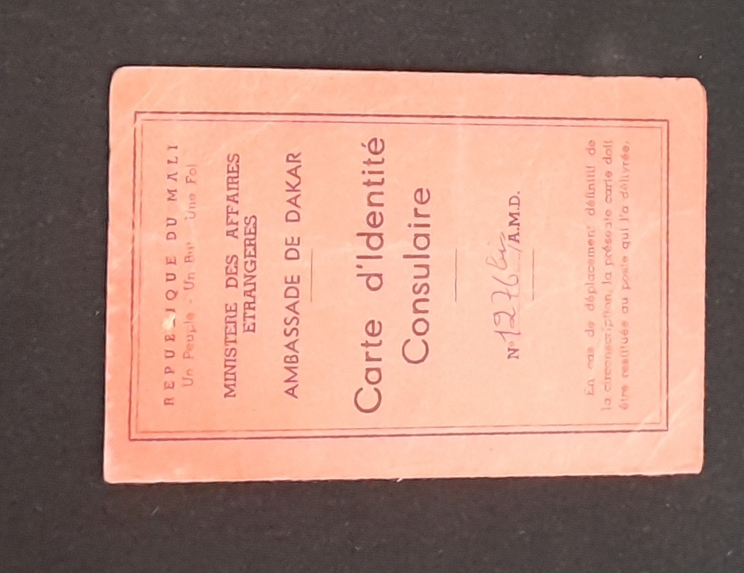 17.7 1977 CarteIdentiteConsulaire-1.jpg