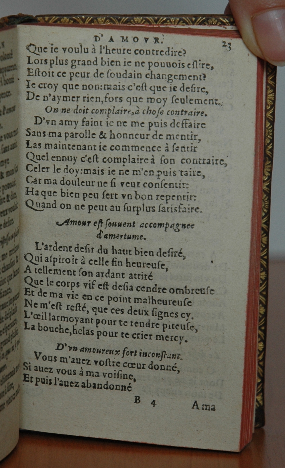 http://eman-archives.org/import/TJI/1582/[1582_Courtizanamoureux_Rigaud]_Page_023.jpg