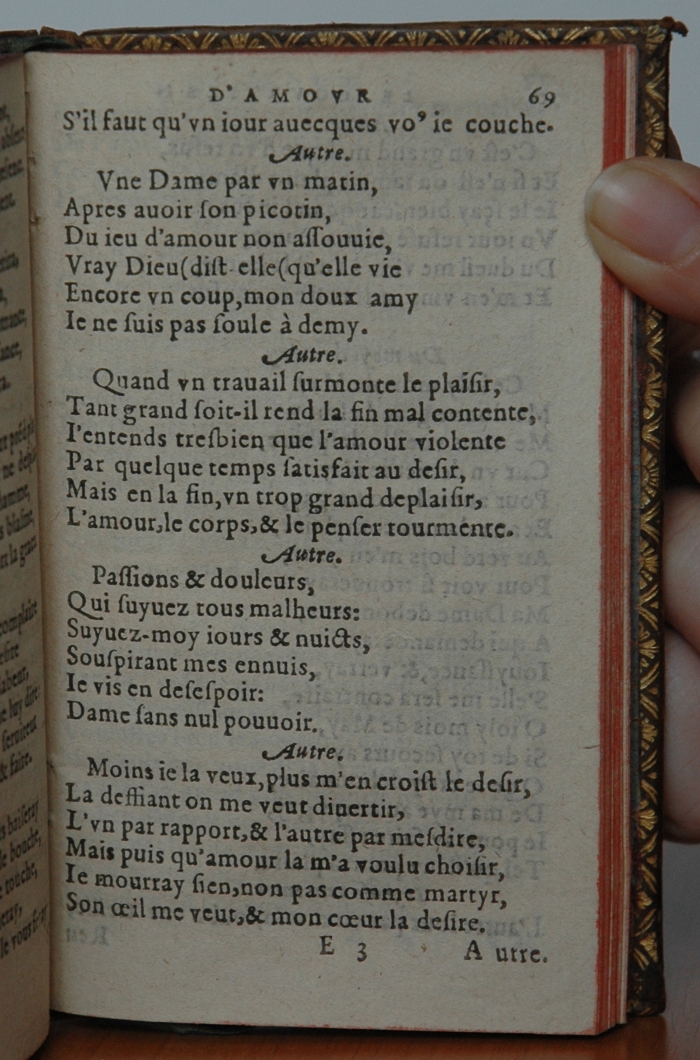 http://eman-archives.org/import/TJI/1582/[1582_Courtizanamoureux_Rigaud]_Page_069.jpg